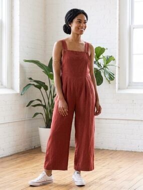 Blue Velvet Wide-Leg Linen Pleated Jumpsuit Size Small NWT